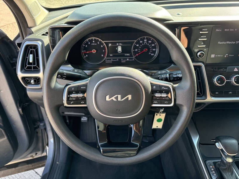 2023 Kia Sorento LX