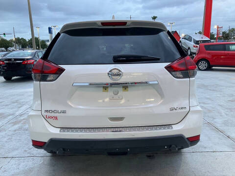 2018 Nissan Rogue SV