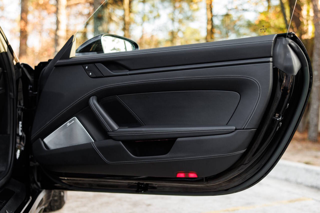 2022 Porsche 911 16