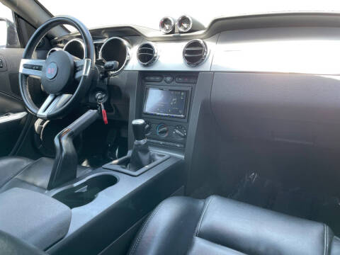 2006 Ford Mustang GT Deluxe