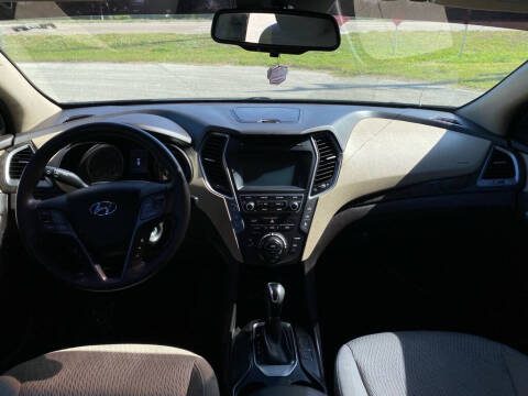 2017 Hyundai Santa Fe SE