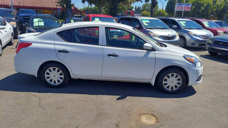 2017 Nissan Versa