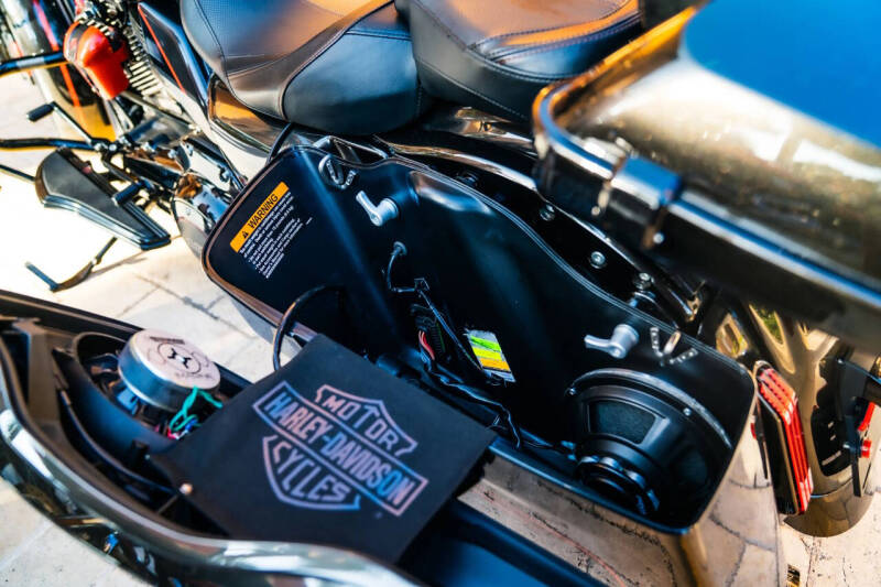 2018 Harley-Davidson FLTRXSE CVO Road Glide