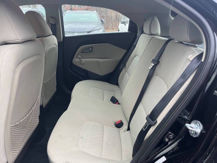 2013 Kia Rio 5-Door LX