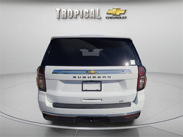 2023 Chevrolet Suburban LT