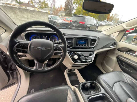 2020 Chrysler Pacifica Touring L