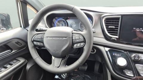 2027 Chrysler Pacifica Limited