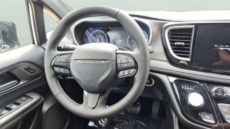 2027 Chrysler Pacifica Limited