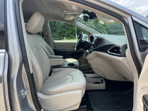 2021 Chrysler Pacifica Touring L