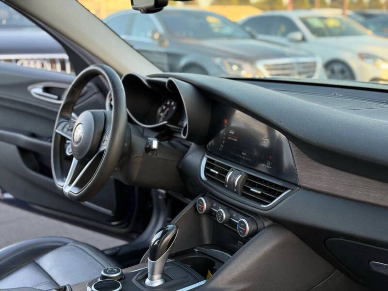 2017 Alfa Romeo Giulia Ti