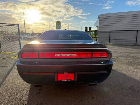 2013 Dodge Challenger R/T Plus
