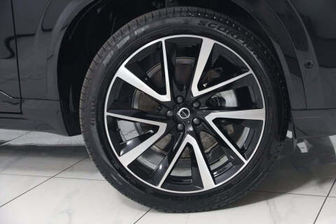 2025 Volvo XC90 B5 Plus Bright Theme