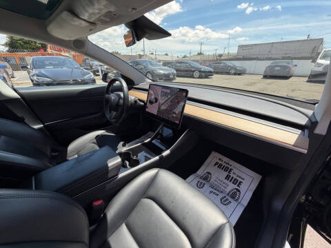 2019 Tesla Model 3 Standard Range Plus