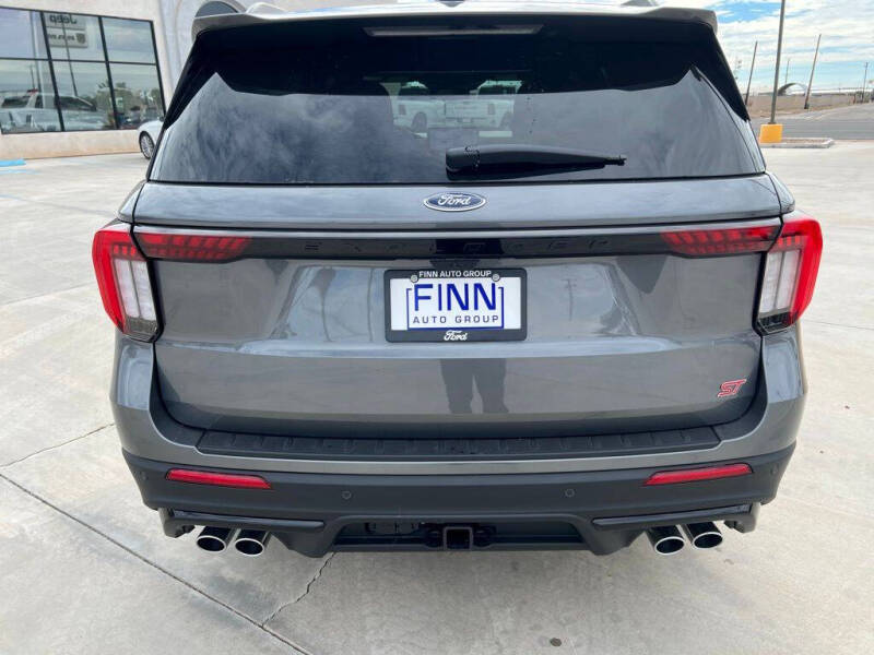 2025 Ford Explorer ST