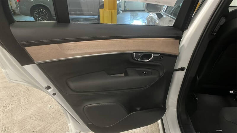 2025 Volvo XC90 B6 Plus Bright Theme 7P