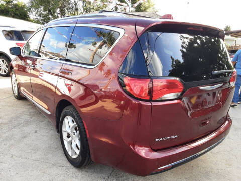 2020 Chrysler Pacifica Touring L