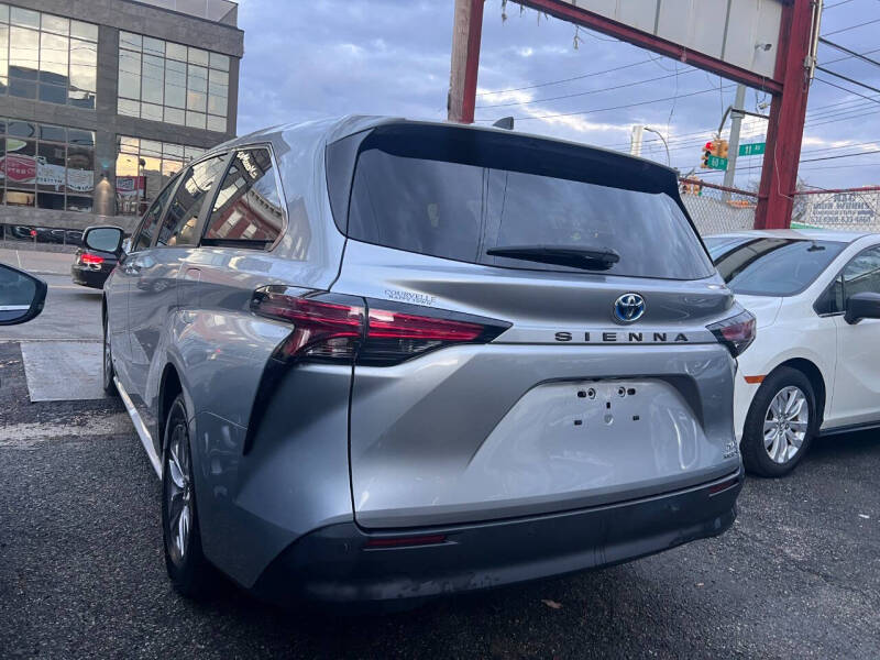 2021 Toyota Sienna XLE 7-Passenger