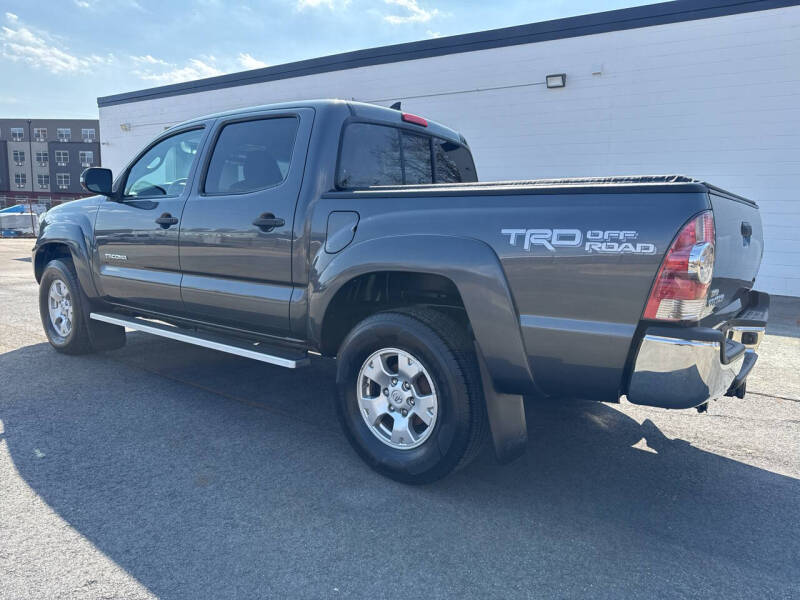 Used 2015 Toyota Tacoma Base with VIN 3TMLU4EN9FM171042 for sale in Pawtucket, RI