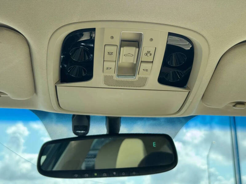 2017 Kia Cadenza Premium