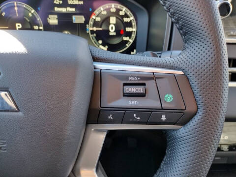 2025 Mitsubishi Outlander PHEV SE