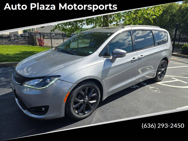 2020 Chrysler Pacifica Limited Red S