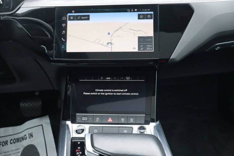 2021 Audi e-tron quattro Premium