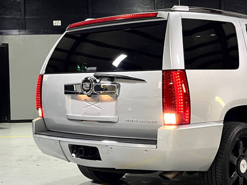 2010 Cadillac Escalade Luxury