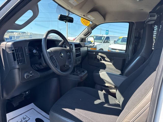 2023 Chevrolet Express 2500