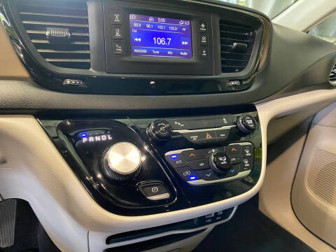 2017 Chrysler Pacifica Touring Plus