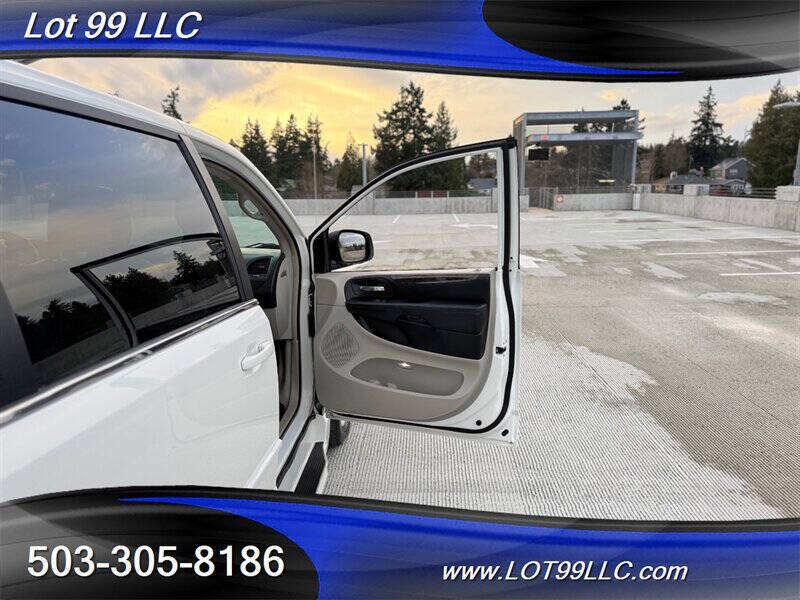 2011 Dodge Grand Caravan Crew