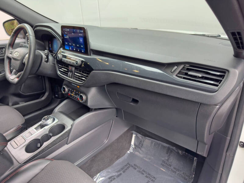 2024 Ford Escape Hybrid ST-Line Select