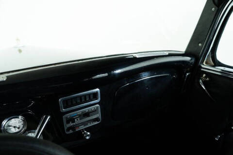 1933 Ford Super Deluxe