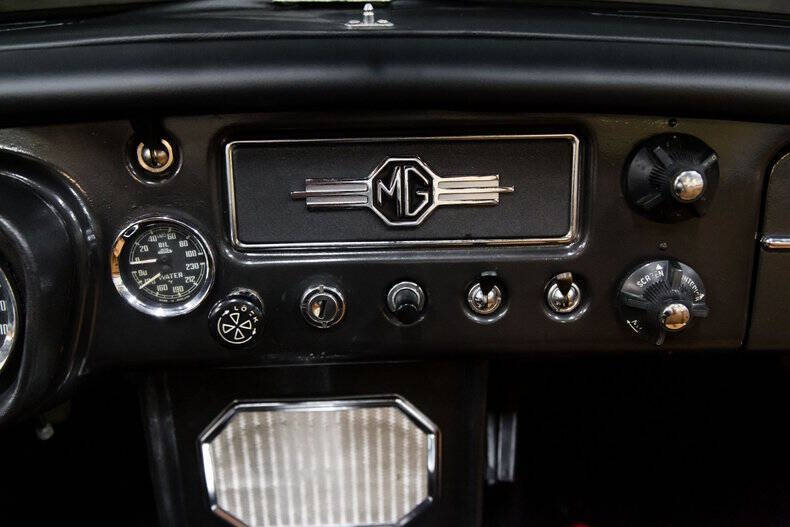 1967 MG RESTORED MG B