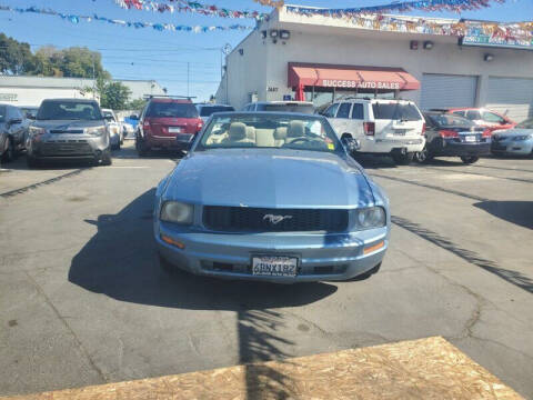 2006 Ford Mustang V6 Deluxe