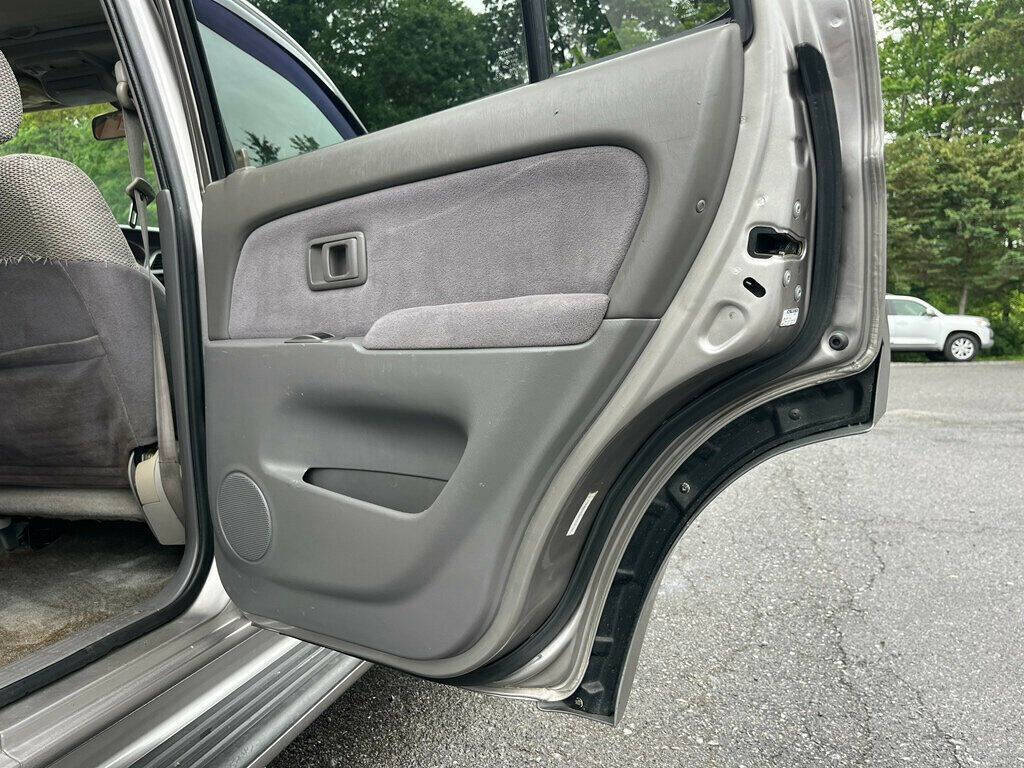 2002 Toyota 4Runner 33
