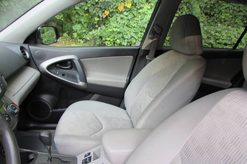 2010 Toyota RAV4 Base photo 12