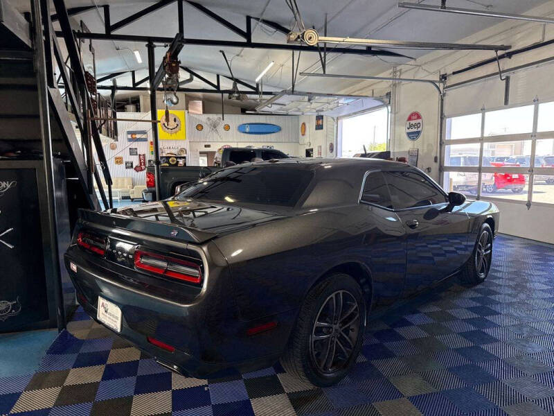 2019 Dodge Challenger SXT