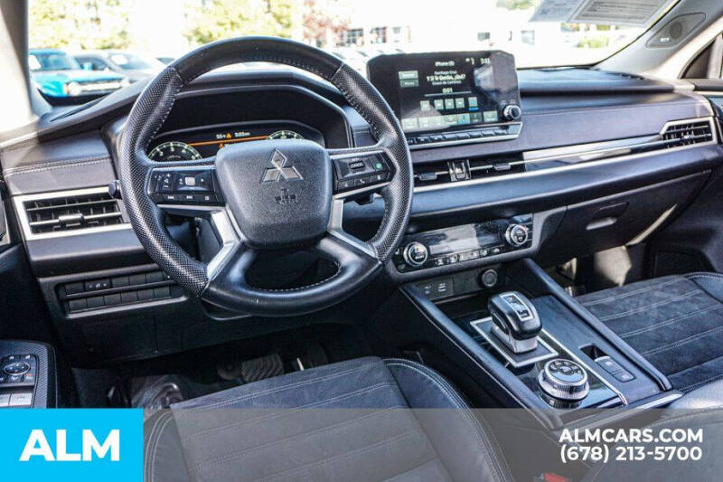 2023 Mitsubishi Outlander SE