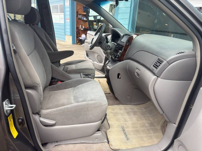 2005 Toyota Sienna CE 7 Passenger