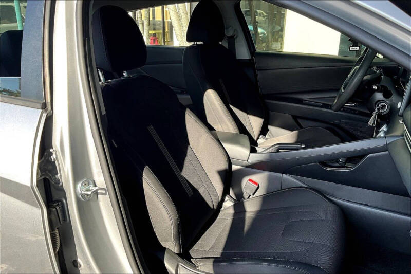 2021 Hyundai Elantra SE