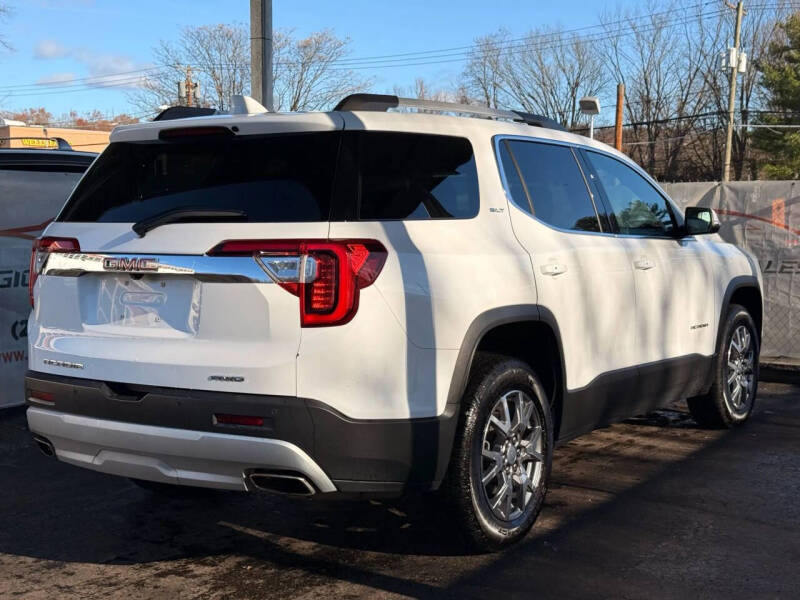 2022 GMC Acadia SLT