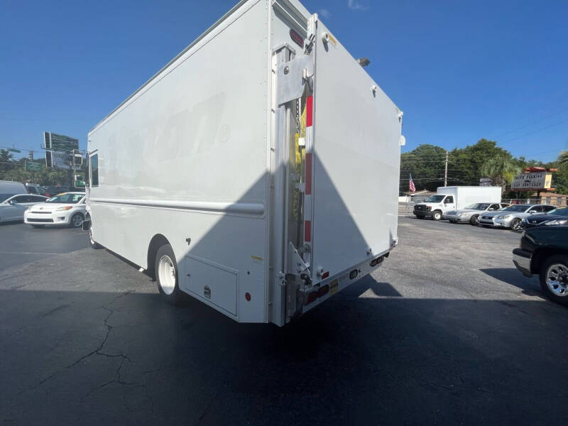 2017 Freightliner MT45 Chassis