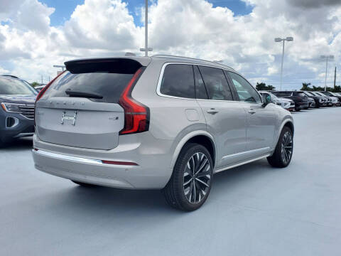 2025 Volvo XC90 B6 Core Bright Theme