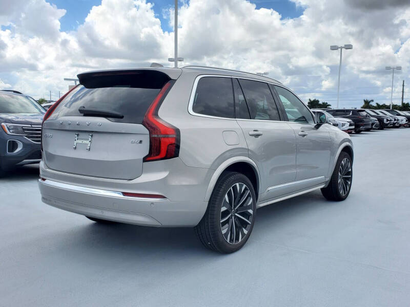 2025 Volvo XC90 B6 Core Bright Theme