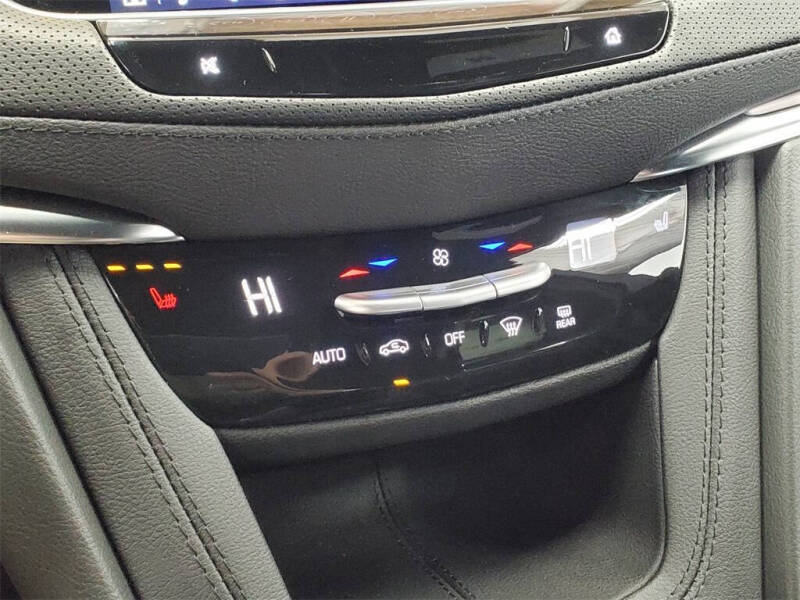 2025 Cadillac XT5 Luxury