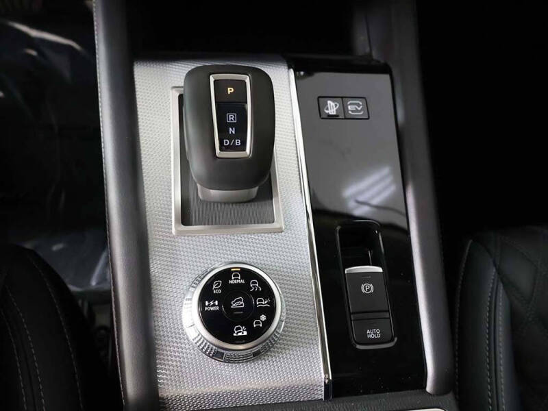 2025 Mitsubishi Outlander PHEV SEL