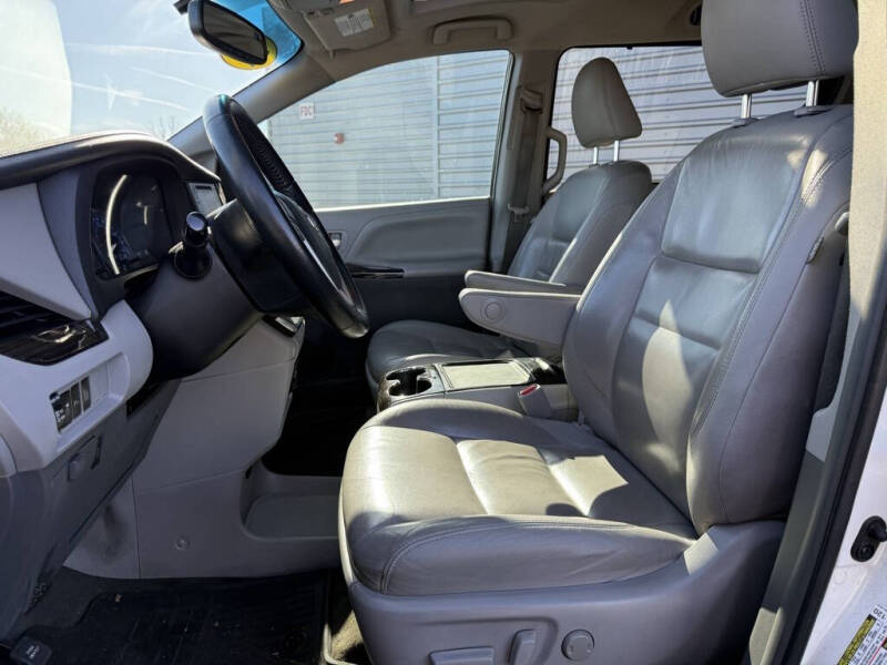 2015 Toyota Sienna XLE Premium 8-Passenger