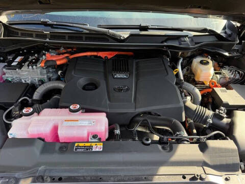 2025 Toyota Sequoia SR5