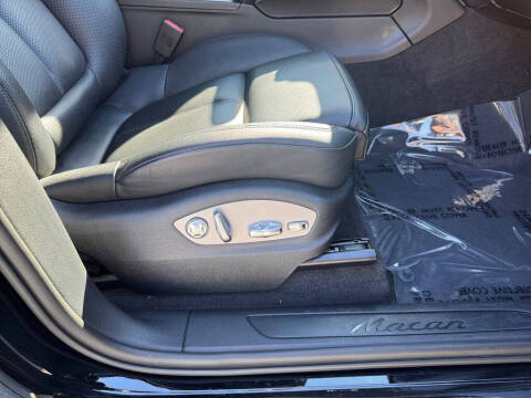 2023 Porsche Macan T