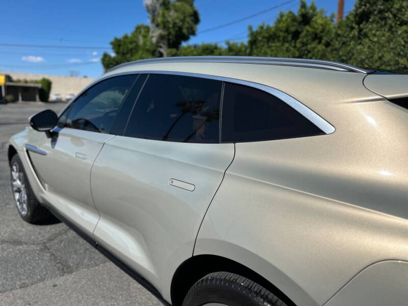 2021 Aston Martin DBX